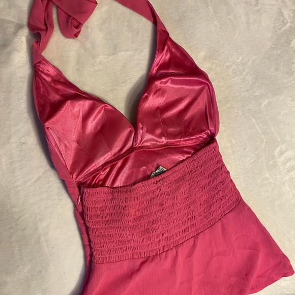 gorgeous pink guess halter top - Picture 3 of 4